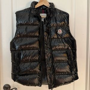 Moncler men’s puffer vest size 4 (XL)